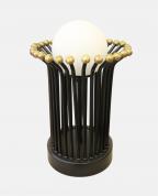 Siyah Metal Çubuklu ve Pirinç Detaylı Modern Küre Lamba