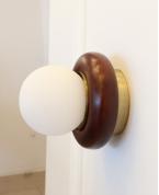 Retro Ahşap Halkalı Minimalist Duvar Apliği Retro Ahşap Halkalı Minimalist Duvar Apliği