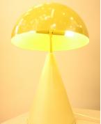 Parlak Sarı Konik Gövdeli Mantar Masa Lambası