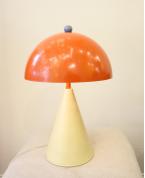 Turuncu ve Krem İki Renkli Mantar Masa Lambası