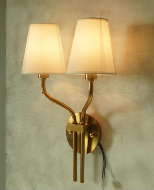 Modern Çift Kollu Altın Gövdeli Kumaş Aplik