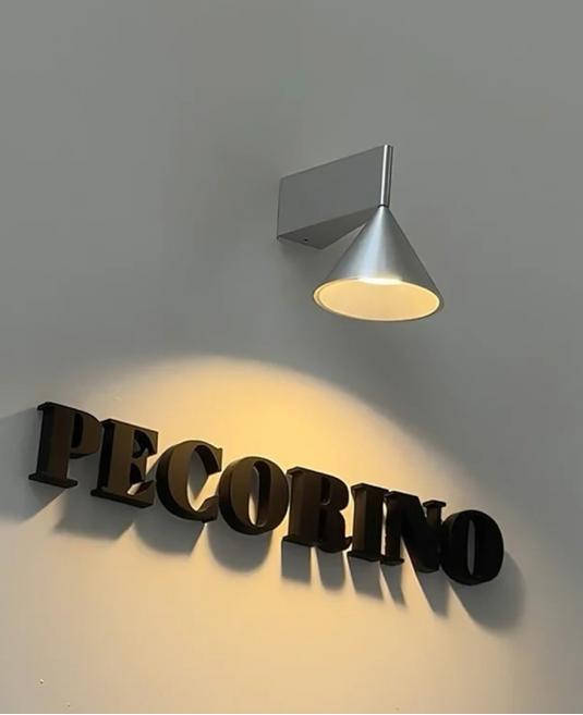 Modern Minimalist Konik Metal Aplik - Fırçalanmış Gümüş