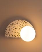 Modern Terrazzo Desenli Yarım Ay Duvar Apliği Modern Terrazzo Desenli Yarım Ay Duvar Apliği