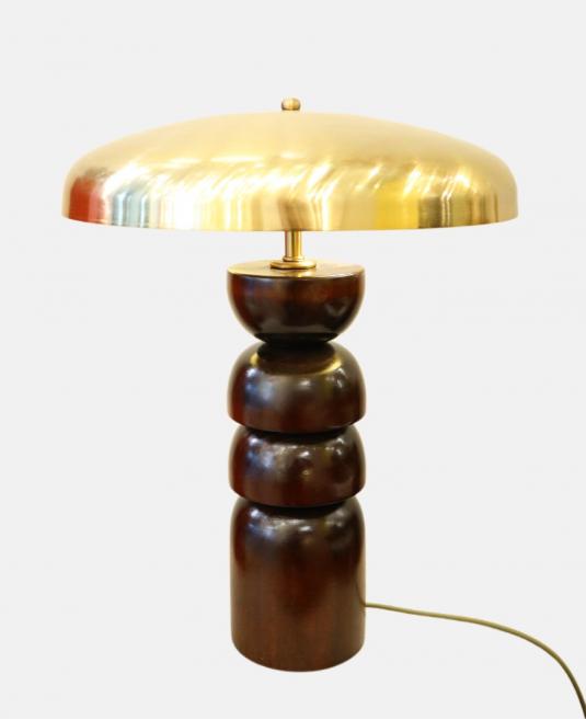 Totem Ahşap Gövdeli Geniş Pirinç Masa Lambası