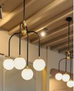 Modern Siyah ve Altın Detaylı 4’lü Glop Avize